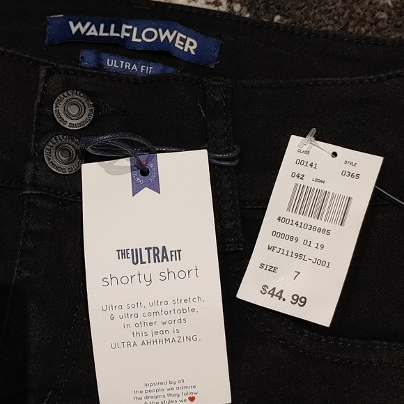 Wallflower shorts - Picture 3 of 5